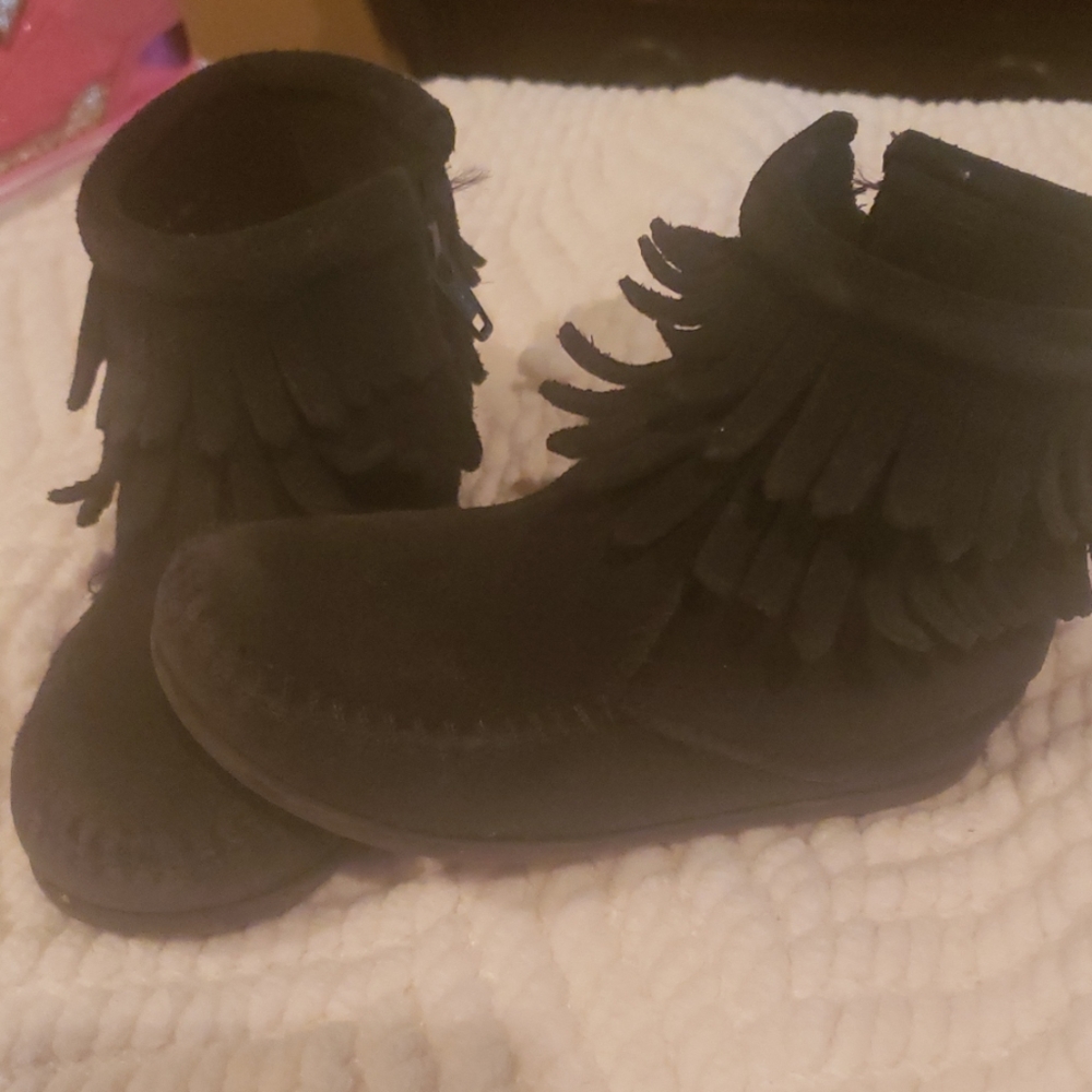 Black Minnetonka